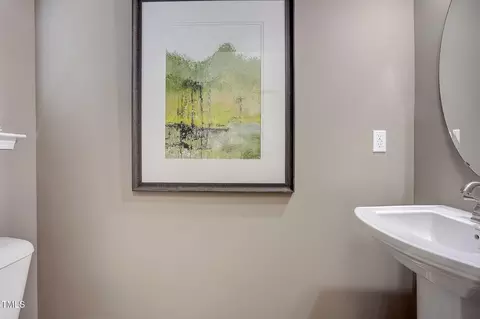 157 Courtside Dr, Dunn, NC 28334 photo 9