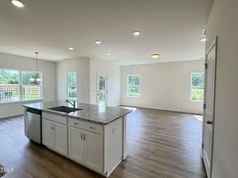 157 Courtside Dr, Dunn, NC 28334 photo 8
