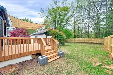Exterior - 829 Colleton Rd, Raleigh, NC 27610 photo 5 of 7