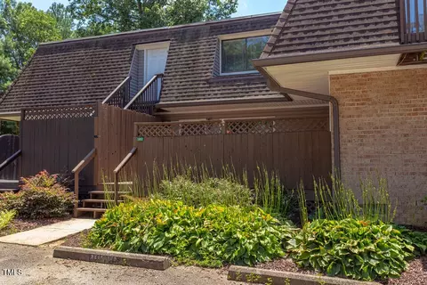 261 Summerwalk Cir, Chapel Hill, NC 27517