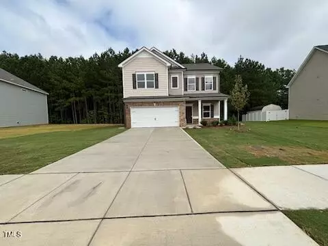 1612 Elk Run Dr, Fayetteville, NC 28312