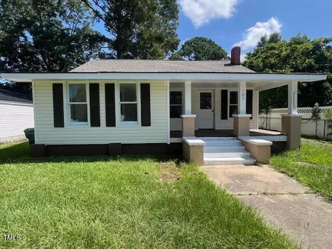 702 W Main St, Benson, NC 27504