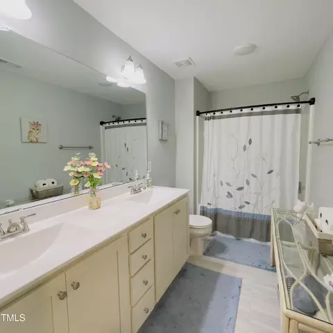Bath - 136 Unique Pl, Garner, NC 27529 photo 6 of 6