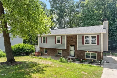 105 Otter Dr, Cary, NC 27513