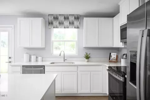 Kitchen - 1508 Ivy Meadow Ln, Zebulon, NC 27597 photo 1 of 3