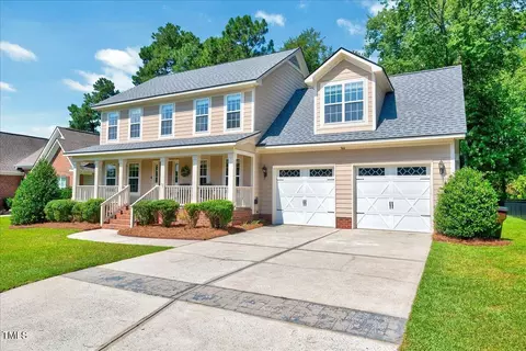 366 Orchard Falls Dr, Spring Lake, NC 28390