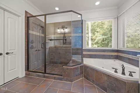 Bath - 7405 Portpatrick Ct, Wake Forest, NC 27587 photo 2 of 6