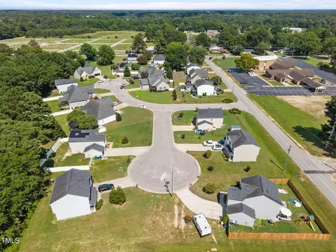 View/Area - 904 Willow Leaf Ct, Dunn, NC 28334 photo 6 of 6