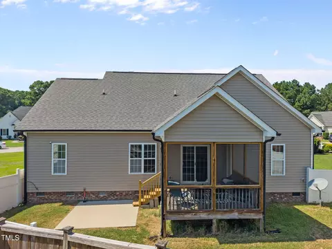 Exterior - 904 Willow Leaf Ct, Dunn, NC 28334 photo 2 of 7