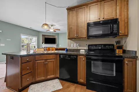 Kitchen - 904 Willow Leaf Ct, Dunn, NC 28334 photo 3 of 4