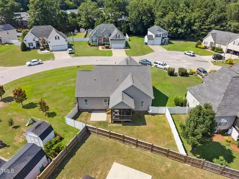 View/Area - 904 Willow Leaf Ct, Dunn, NC 28334 photo 5 of 6