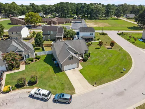 View/Area - 904 Willow Leaf Ct, Dunn, NC 28334 photo 2 of 6