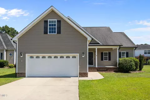 904 Willow Leaf Ct, Dunn, NC 28334