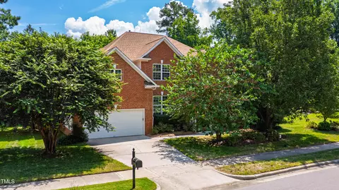 114 Sir Walker Ln, Cary, NC 27519