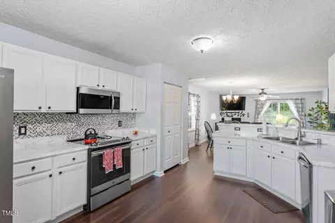 Kitchen - 5226 Dilbagh Dr, Durham, NC 27703 photo 4 of 5