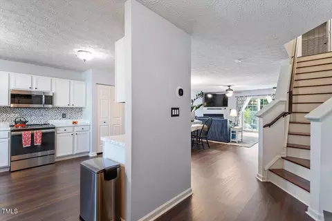 Entry Way - 5226 Dilbagh Dr, Durham, NC 27703 photo 2 of 3