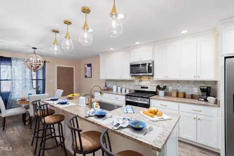 402 W Clay St, Mebane, NC 27302