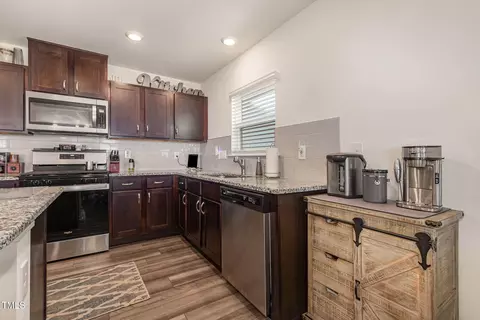 Kitchen - 1012 Ringhill Bluff Dr, Durham, NC 27704 photo 2 of 3