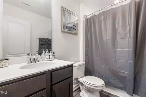 Bath - 1012 Ringhill Bluff Dr, Durham, NC 27704 photo 1 of 1