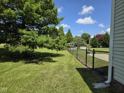 29 Linville Ln, Willow Spring, NC 27592 photo 4