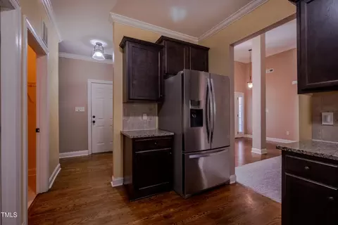 Entry Way - 98 Hazelnut Ln, Smithfield, NC 27577 photo 4 of 5