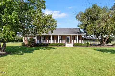 461 Hodges Chapel Rd, Dunn, NC 28334