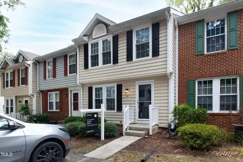 141 Riverwalk Cir, Cary, NC 27511