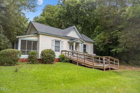 107 Franklin St, Oxford, NC 27565