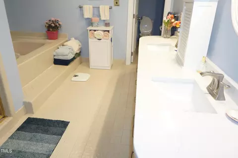 Bath - 222 E Wind Ln, Cary, NC 27518 photo 2 of 7