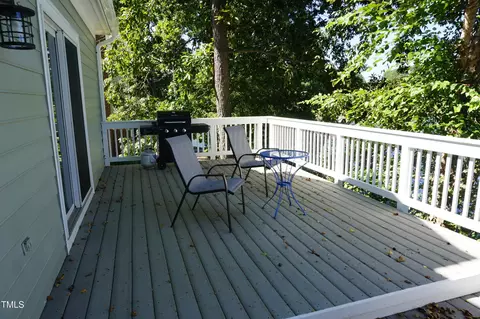 Exterior - 222 E Wind Ln, Cary, NC 27518 photo 9 of 14