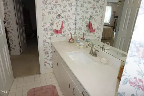 Bath - 222 E Wind Ln, Cary, NC 27518 photo 4 of 7
