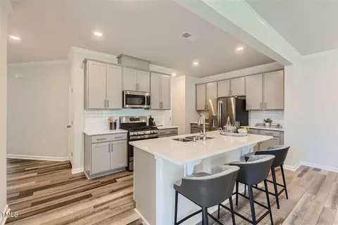 6017 Shade Tree Ln, Morrisville, NC 27560