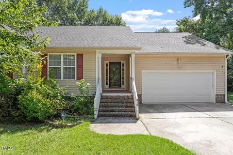 212 Webfoot Dr, Garner, NC 27529 photo 2