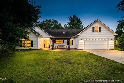 105 Finwick Dr, Bath, NC 27808