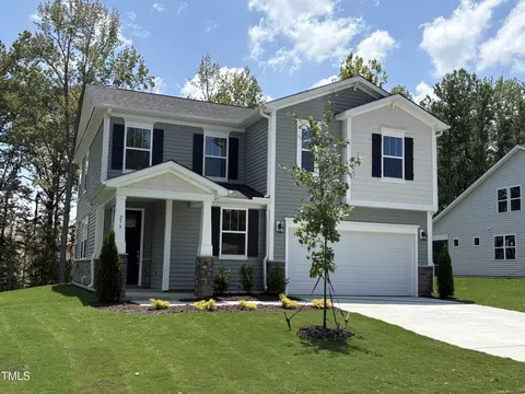 389 Providence Creek Dr, Fuquay Varina, NC 27526
