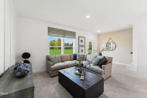 2712 Kempthorne Rd, Cary, NC 27519