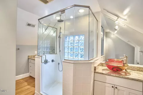 Bath - 1410 Dollar Ave, Durham, NC 27701 photo 3 of 6