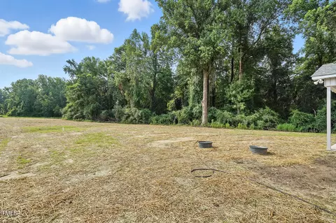 Exterior - 8670 Green Path Rd, Dunn, NC 28334 photo 5 of 8
