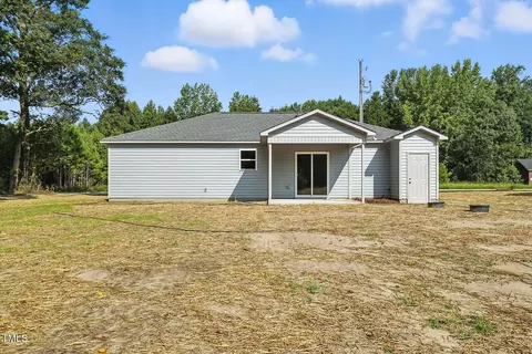 Exterior - 8670 Green Path Rd, Dunn, NC 28334 photo 6 of 8