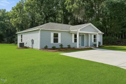 Exterior - 8670 Green Path Rd, Dunn, NC 28334 photo 2 of 8