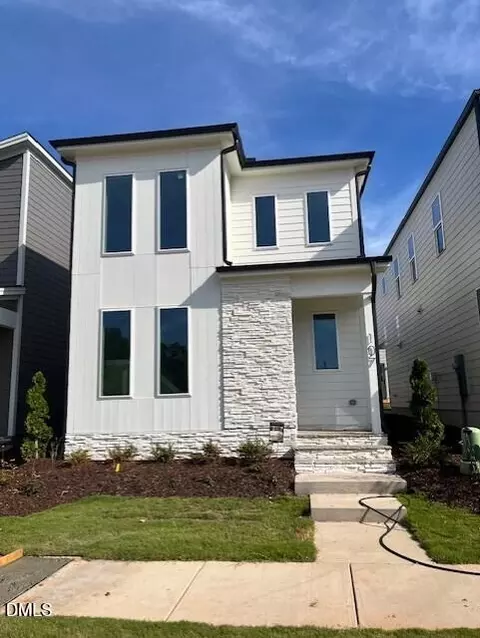 107 Parkland Dr, Pittsboro, NC 27312