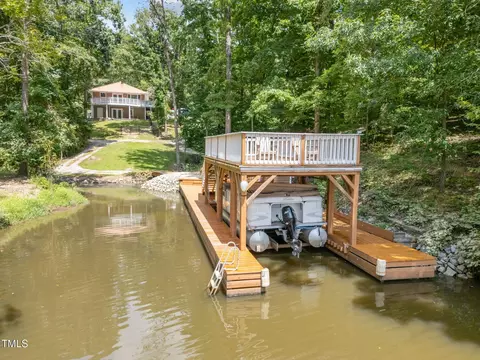 600 Fox Lair Trl, Semora, NC 27343