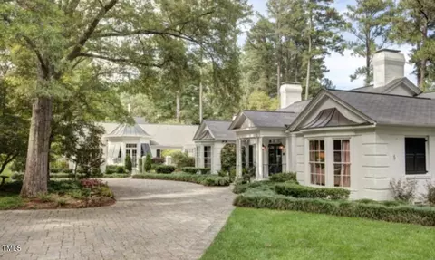 5 Littlewoods Ln, Durham, NC 27707