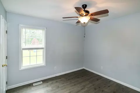 Bedroom - 191 Lansing Dr, Benson, NC 27504 photo 7 of 10