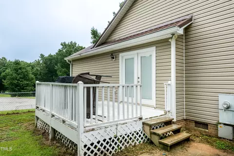 Exterior - 191 Lansing Dr, Benson, NC 27504 photo 7 of 17