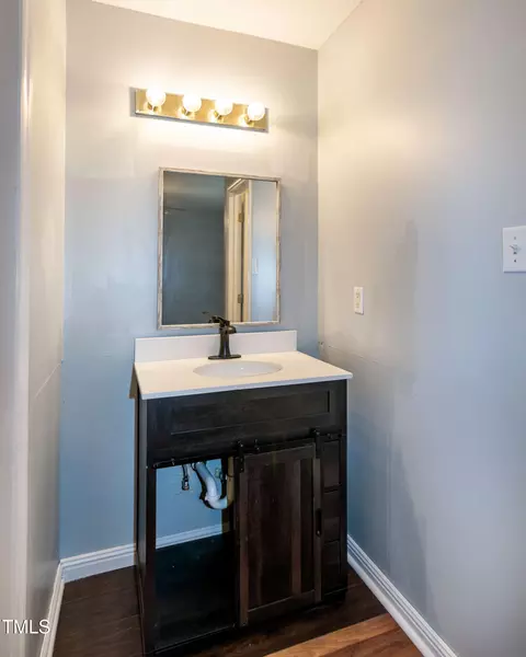 Bath - 191 Lansing Dr, Benson, NC 27504 photo 1 of 5
