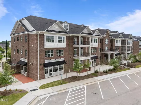 1400 Gathering Park Cir #201, Cary, NC 27519