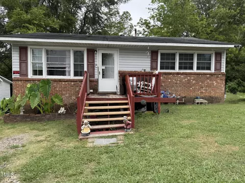 206 1st St, Oxford, NC 27565