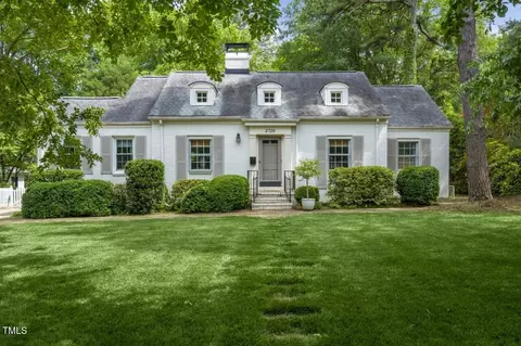 2726 Anderson Dr, Raleigh, NC 27608