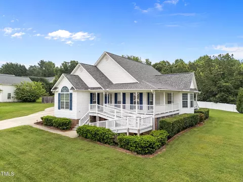 102 Gary Ct, Garner, NC 27529